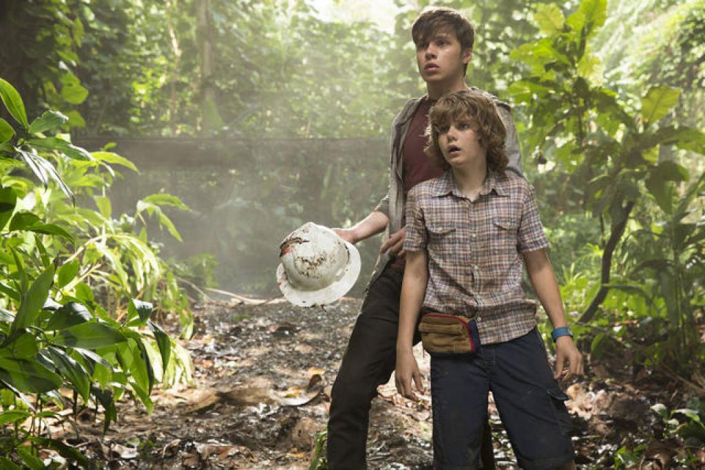 Jurassic-World-Nick-Robinson-e-Ty-Simpkins-Foto